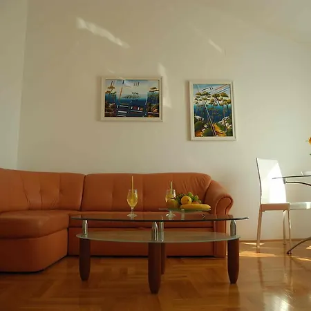 Apartment Antonela Jezera