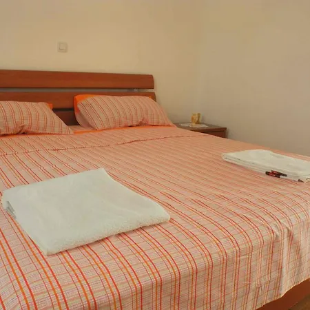 Apartment Antonela Jezera